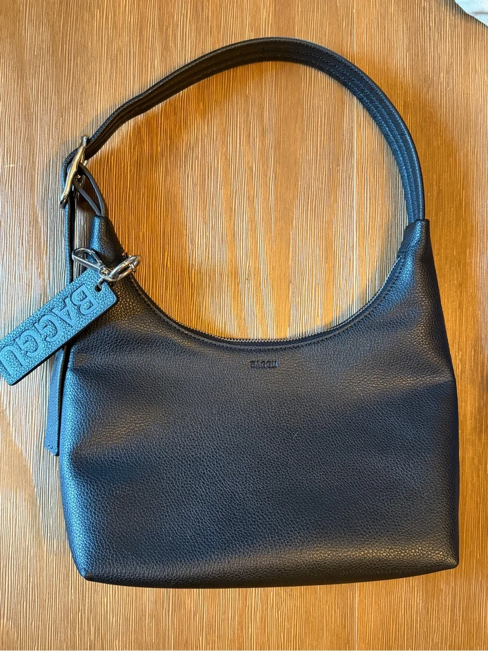 BAGGU Black Recycled Leather Shoulder Bag with Logo Tag and Dust Bag - Picture 3 of 8